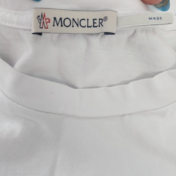 68 - NWT MONCLER LOGO FLOCKED APPLIQUED COTTON'JERSEY T-SHIRT - Picture 13 of 13